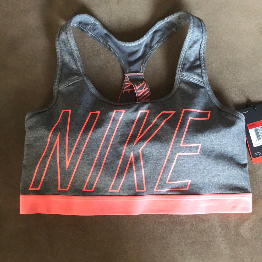 New with tags Nike sports bra